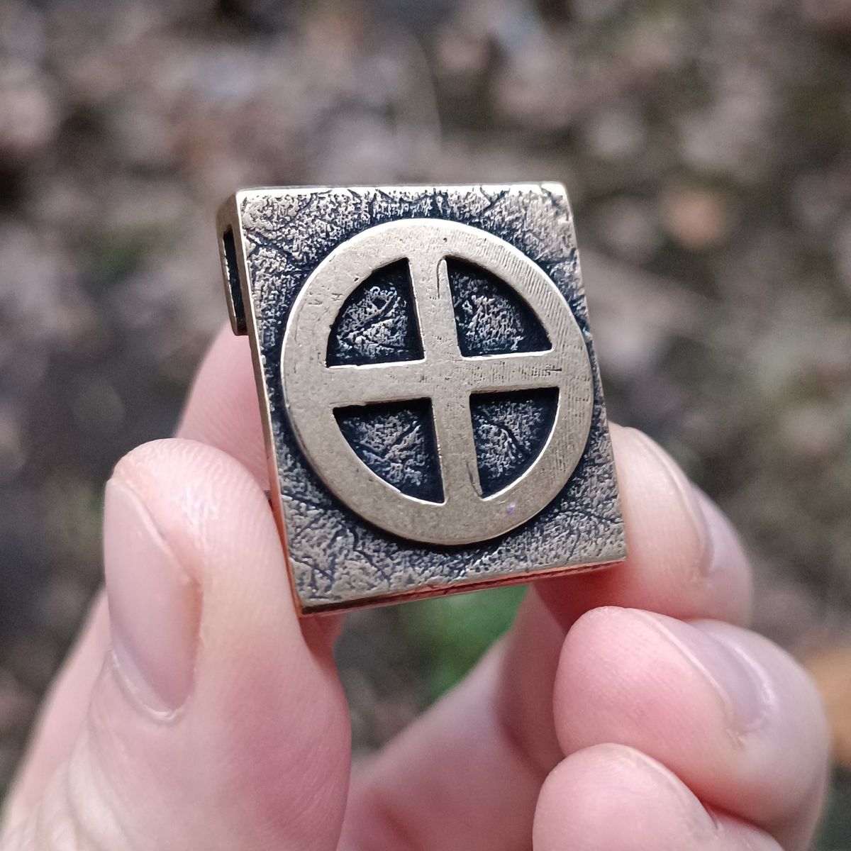 Sun wheel molle clip