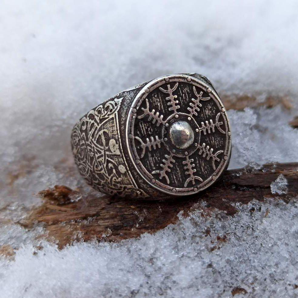 Viking shield Aegishjalmur ring
