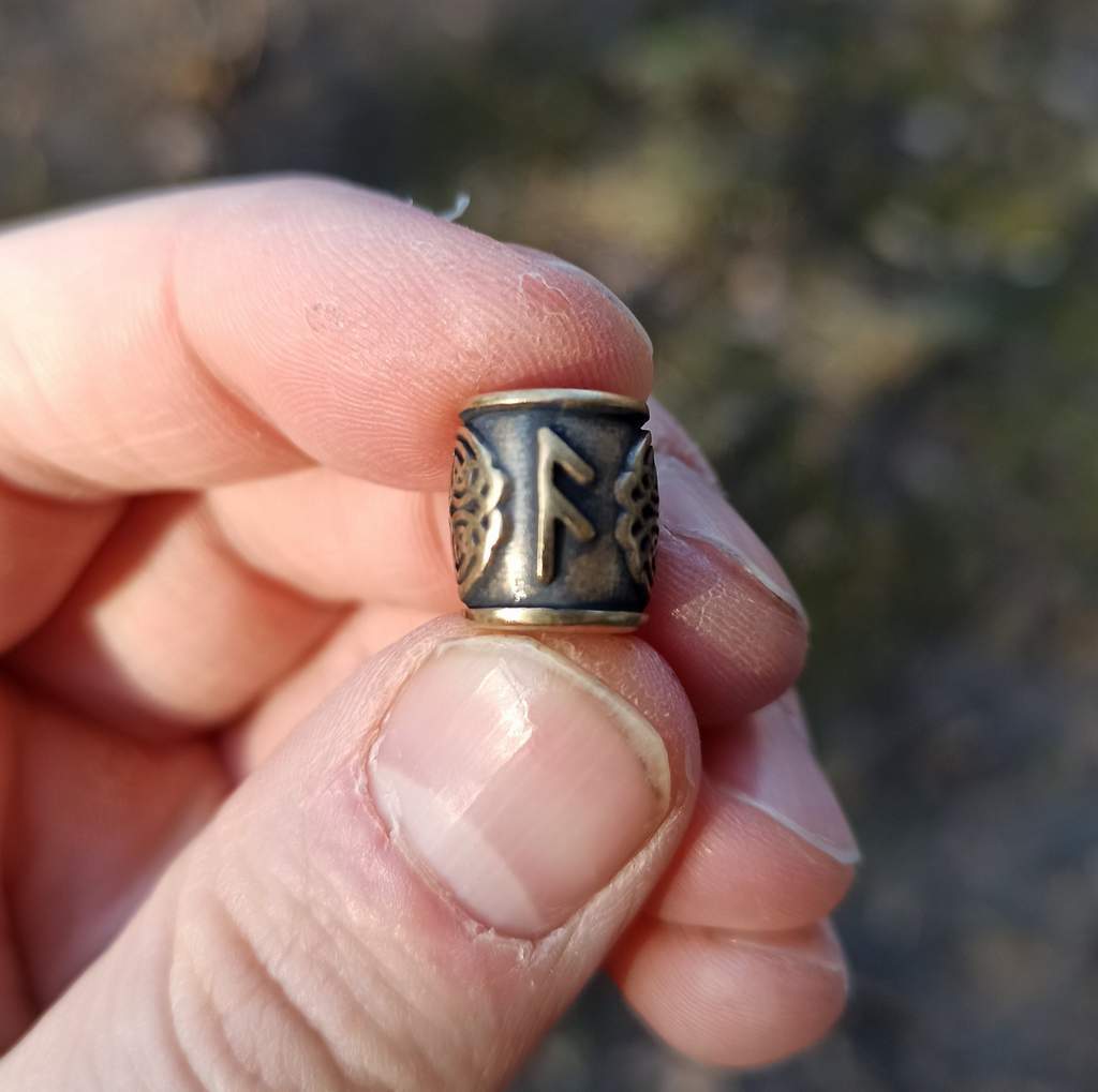 Ansuz rune bead