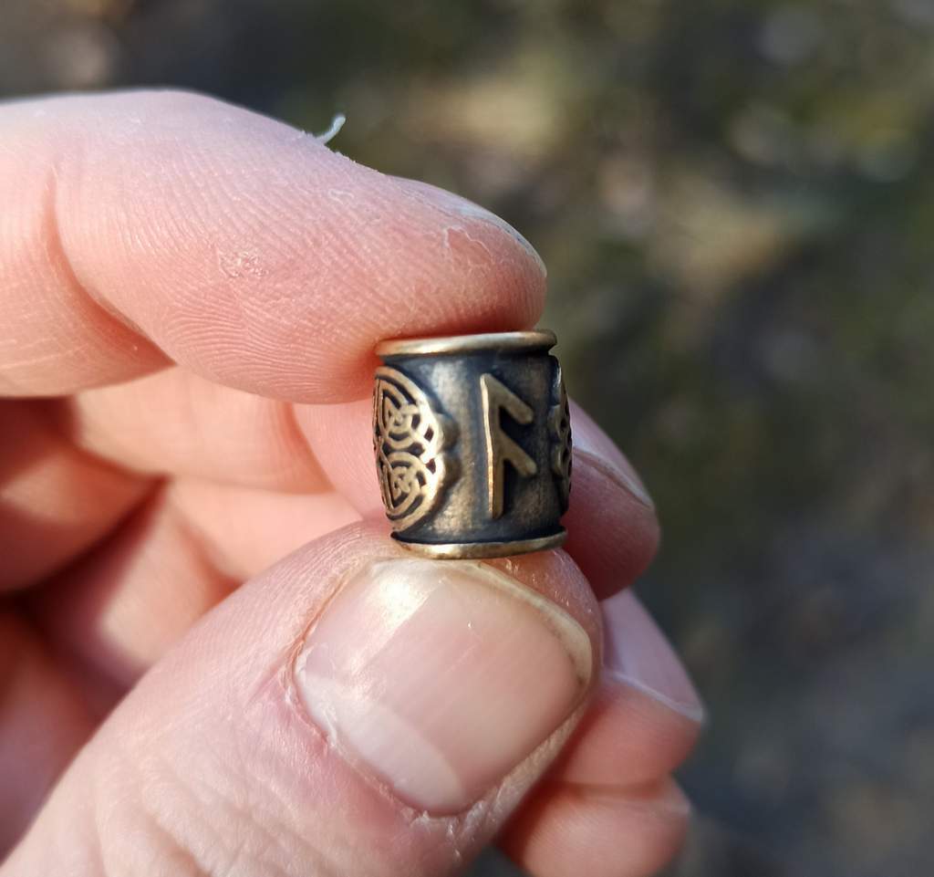 Ansuz rune bead