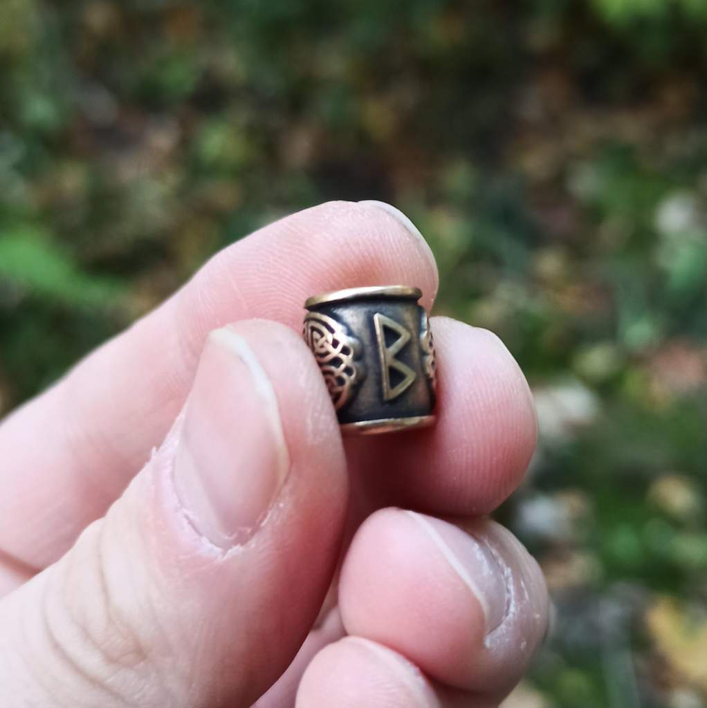 Berkana rune bead