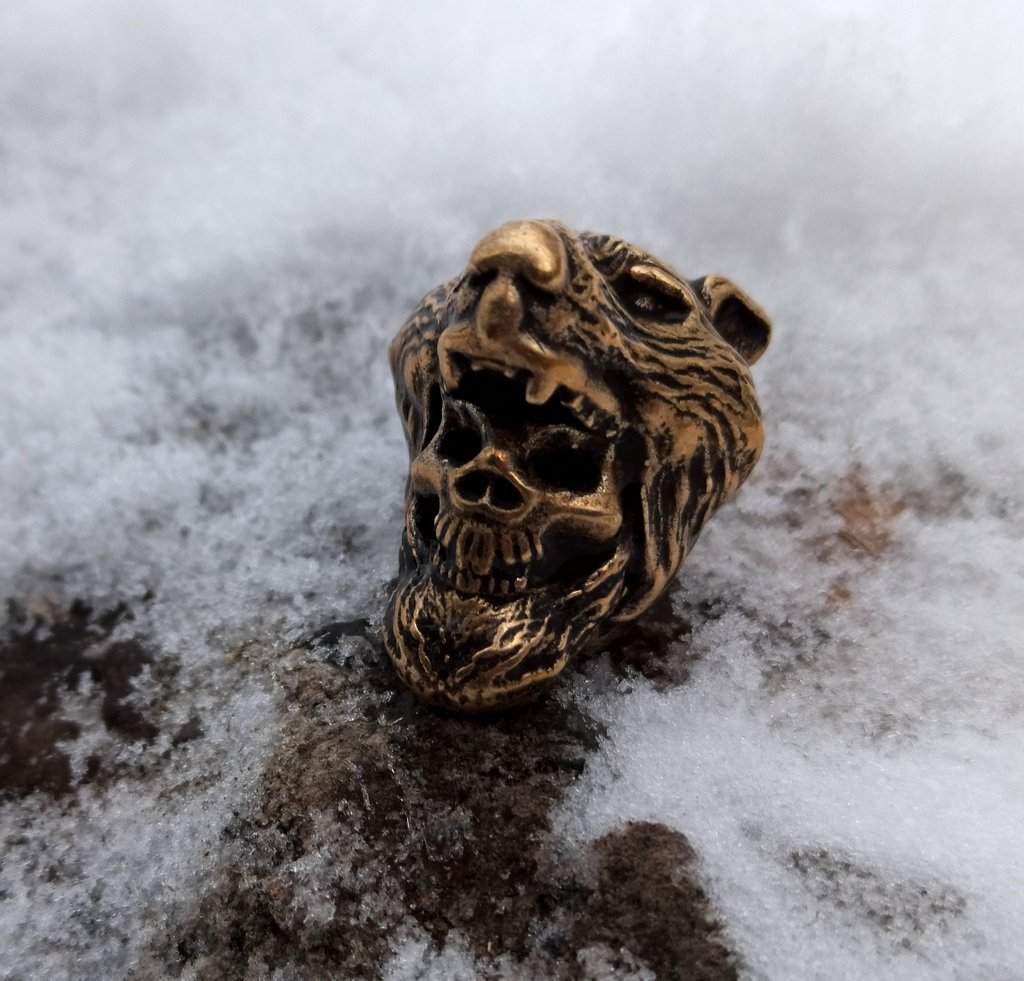 Berserker skull paracord bead