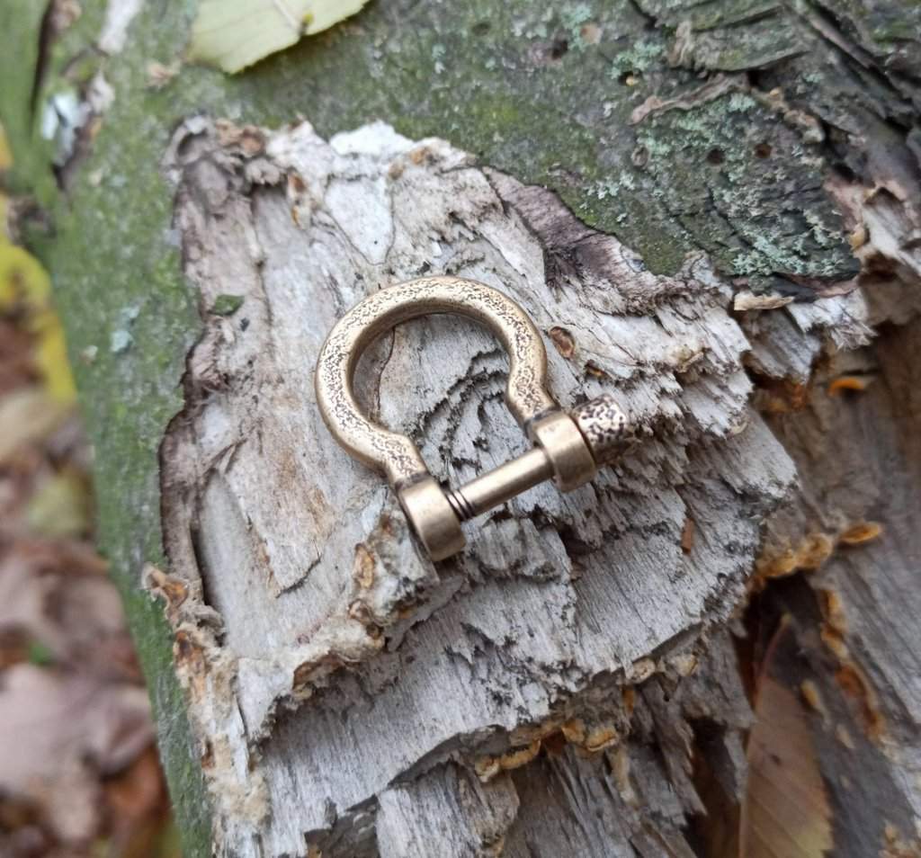 Paracord custom shackle