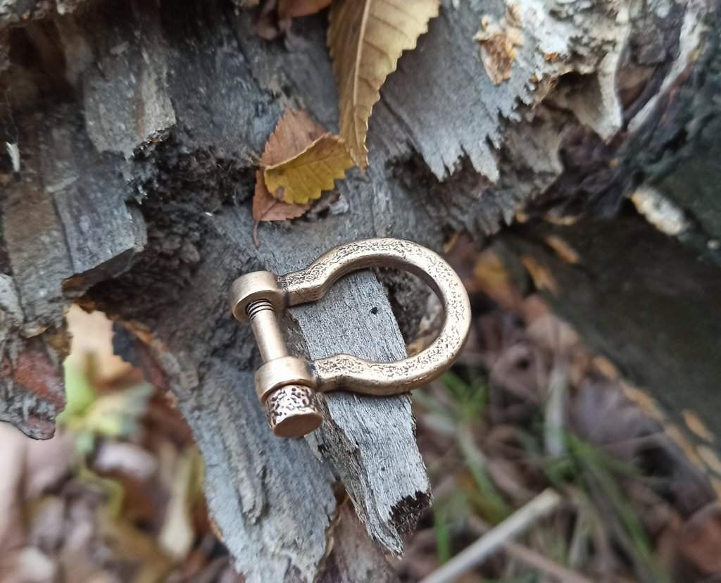 Paracord custom shackle