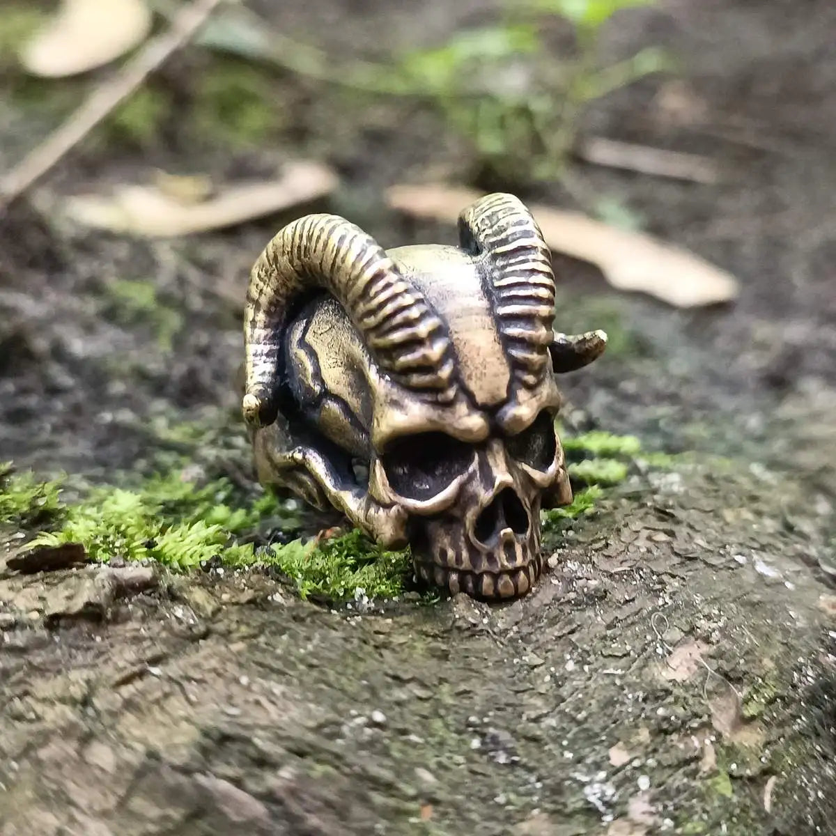 Demon horns skull ring