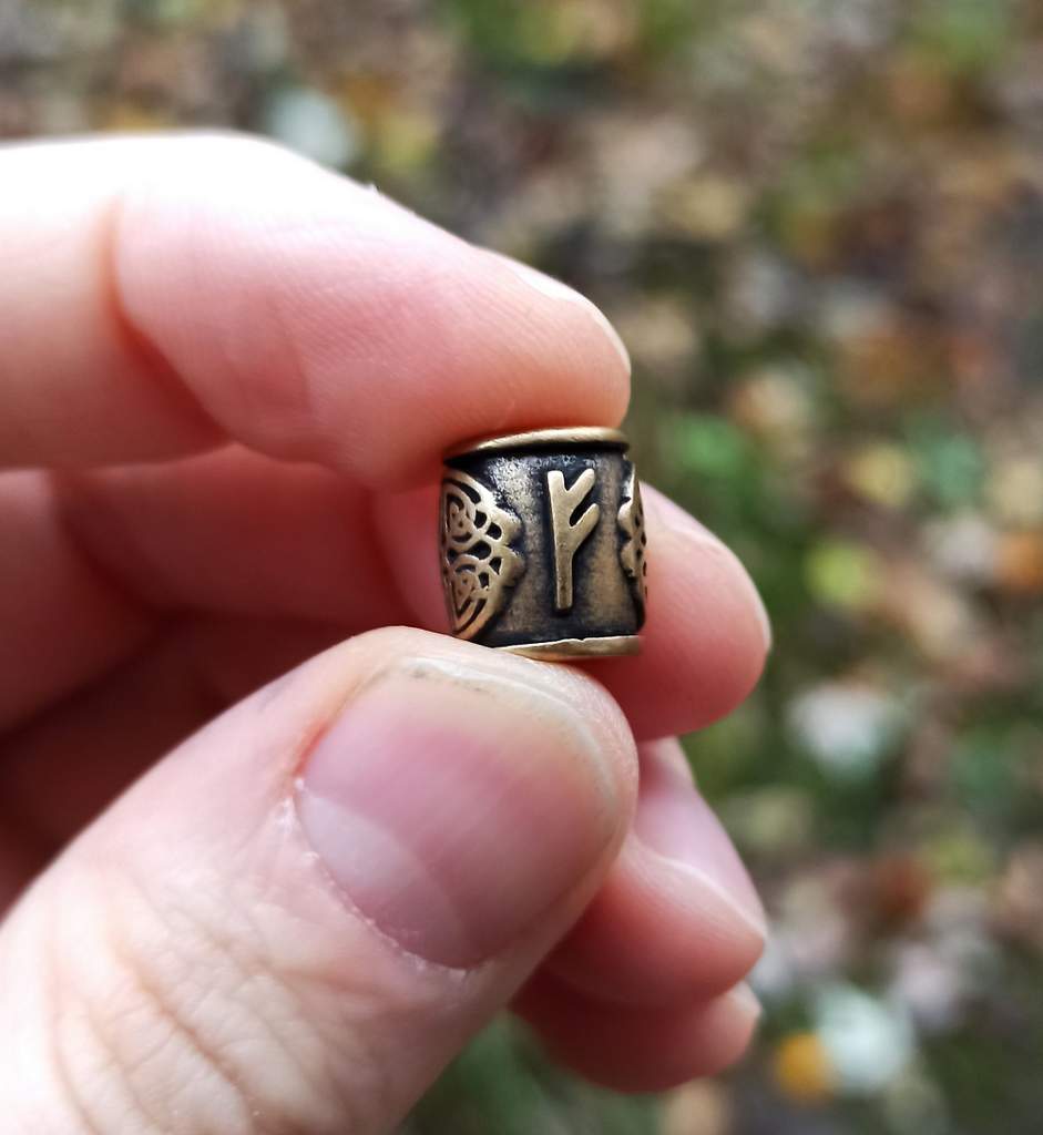Fehu rune bead