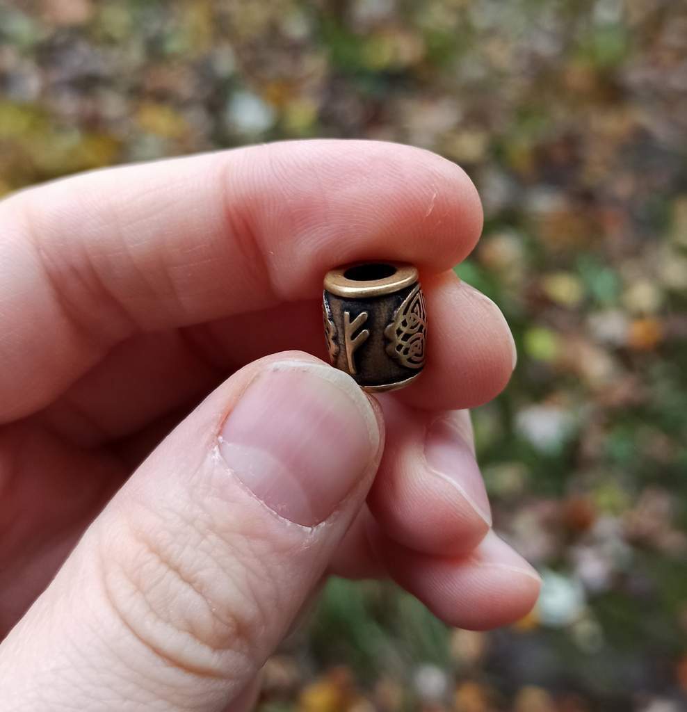 Fehu rune bead