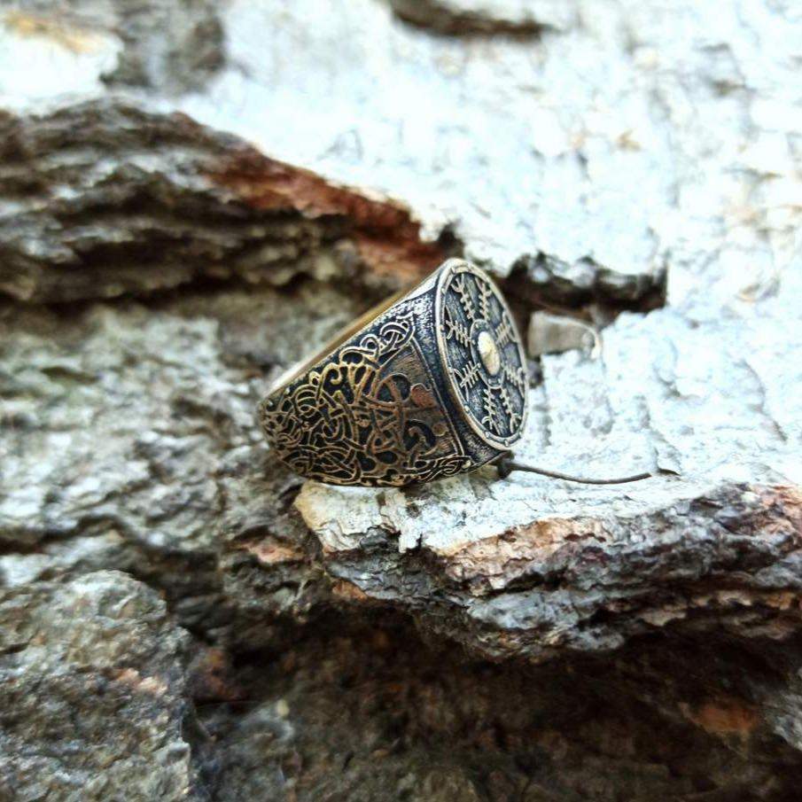 Viking shield Aegishjalmur ring