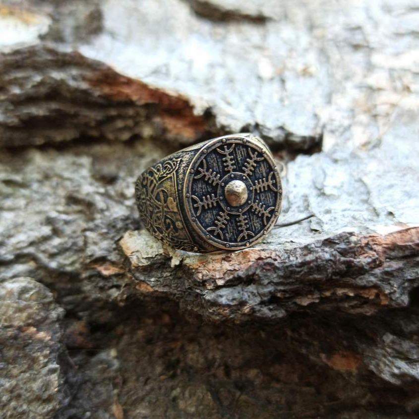 Viking shield Aegishjalmur ring