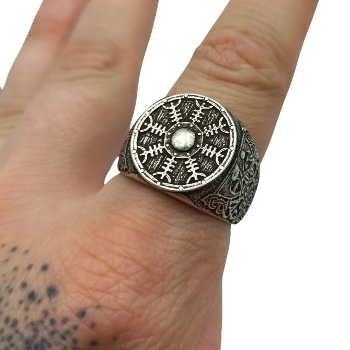 Viking shield Aegishjalmur ring