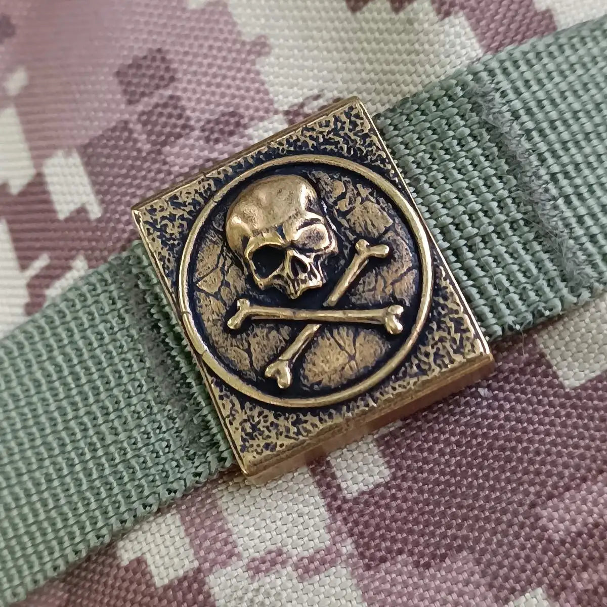 Jolly Roger pirate skull molle clip
