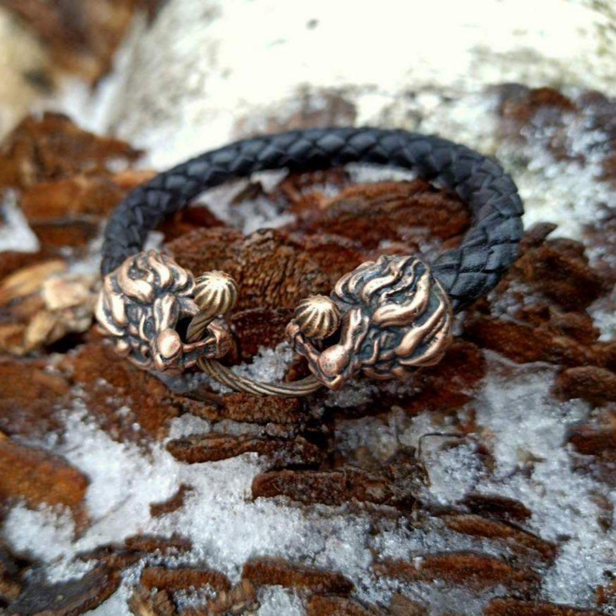 Lion head leather bracelet