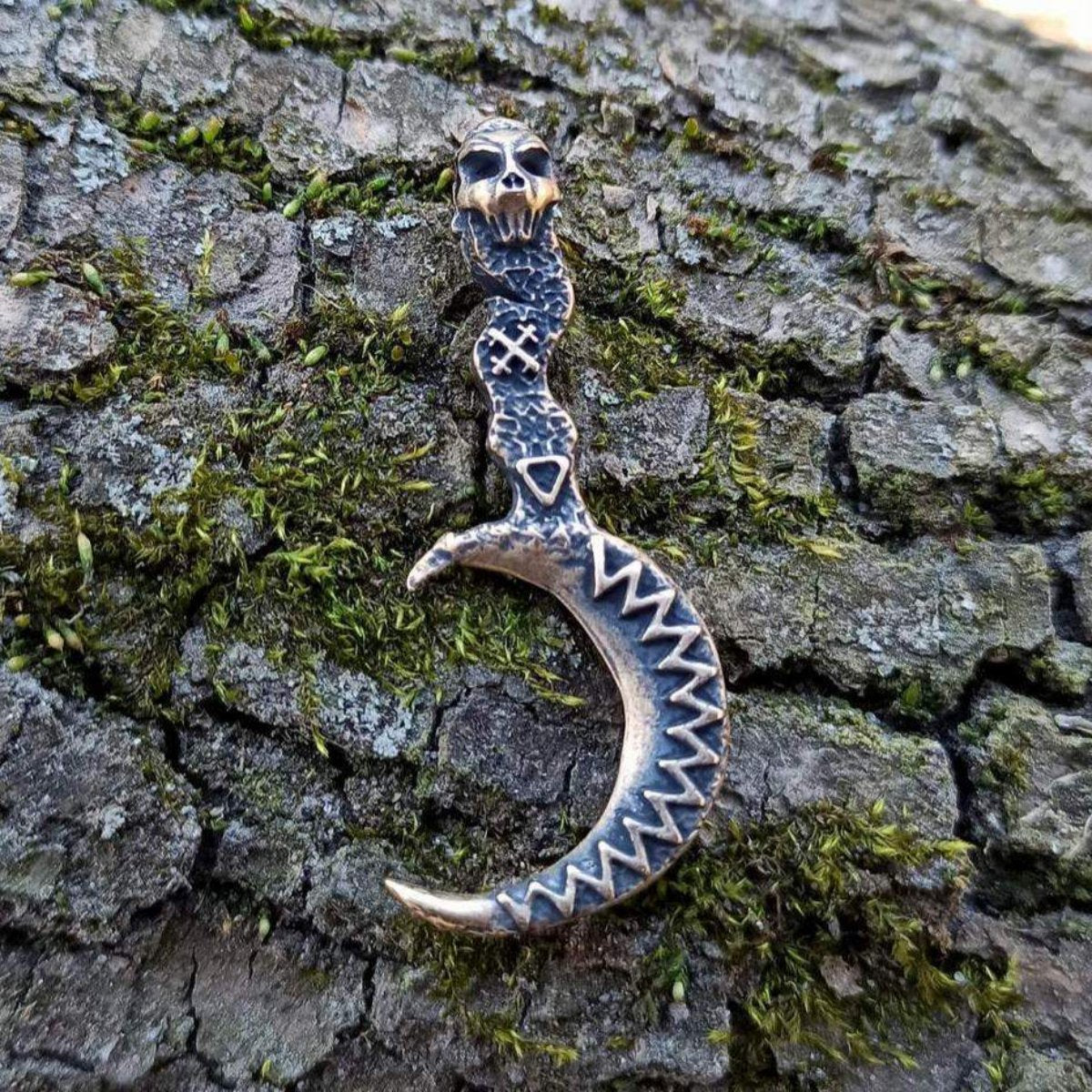 Morana sickel pendant