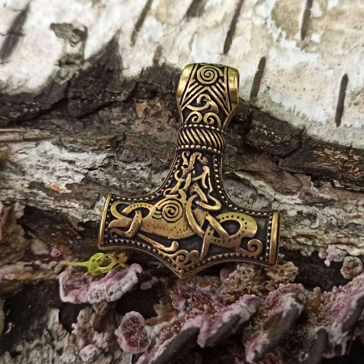 Mammen style Mjolnir pendant