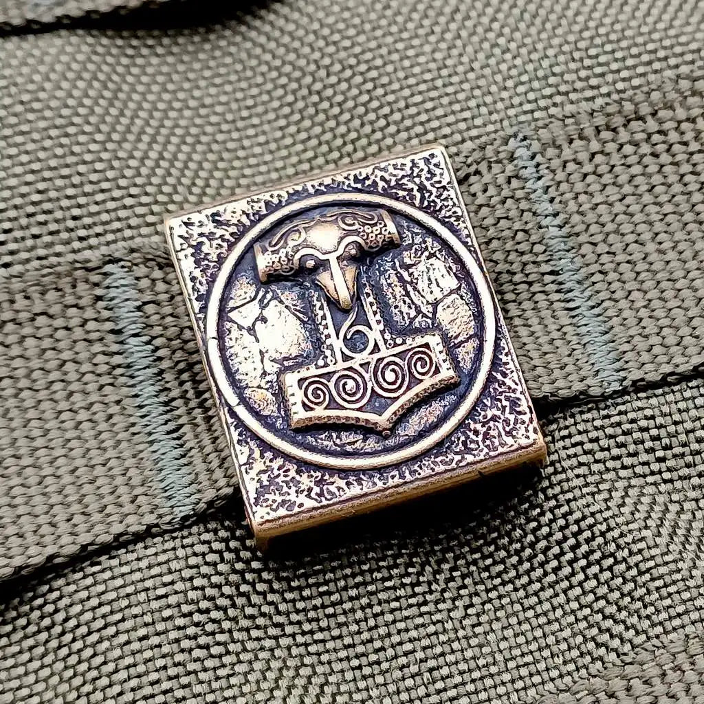 Mjolnir molle clip