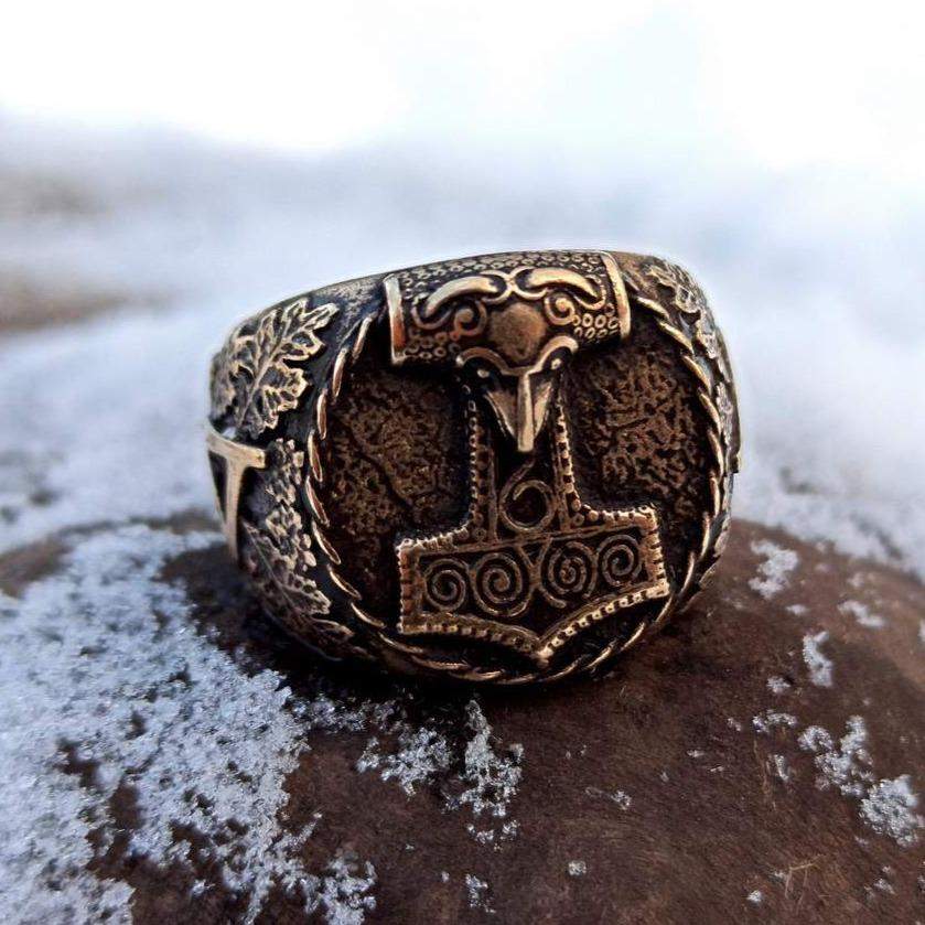 Mjolnir Signet ring