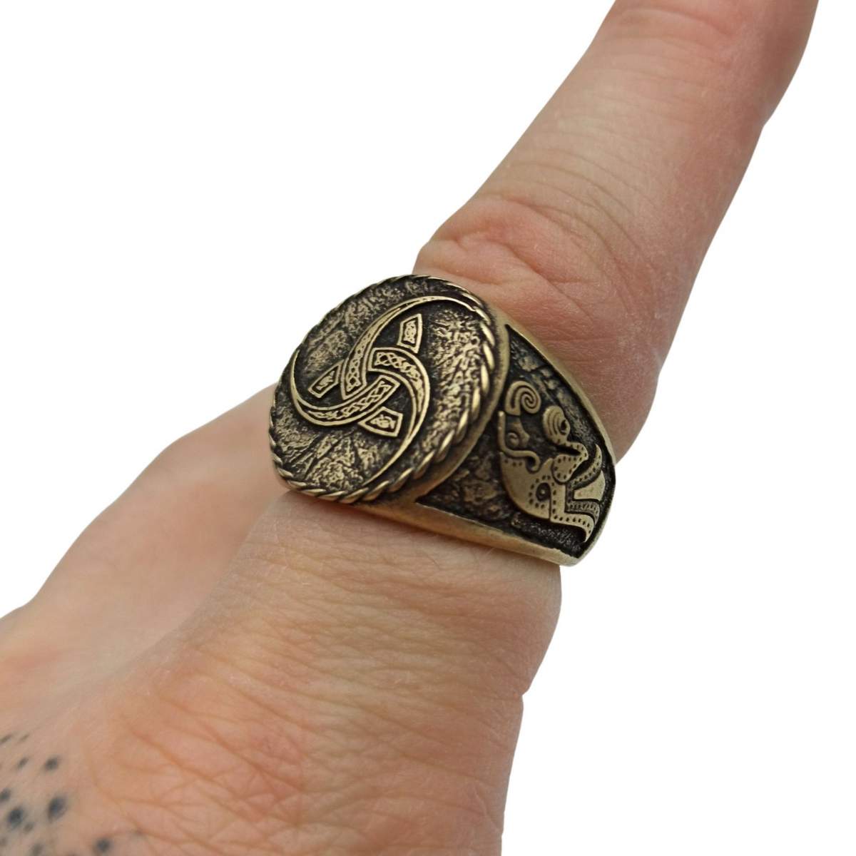 Triple horn of Odin ring