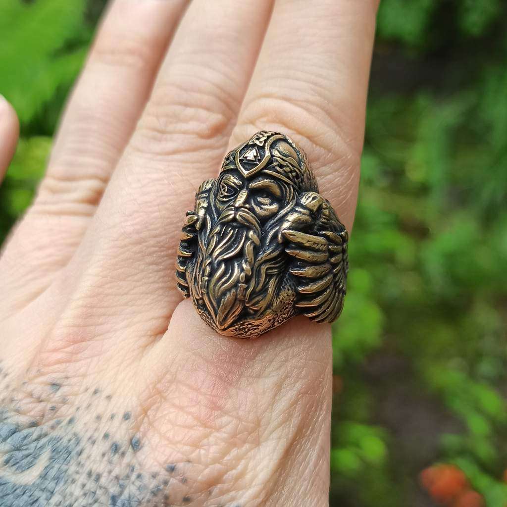 Odin with ravens signet ring