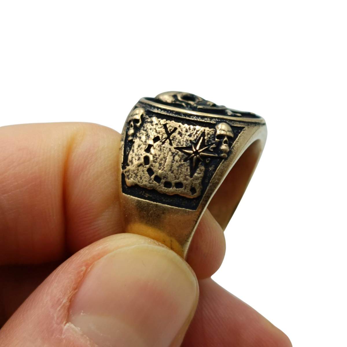 Pirate skull signet ring