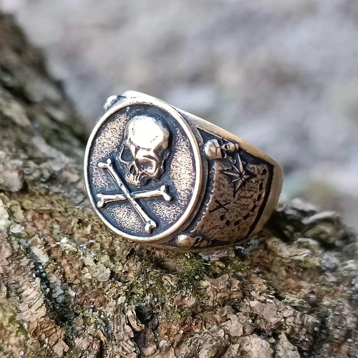 Pirate skull signet ring