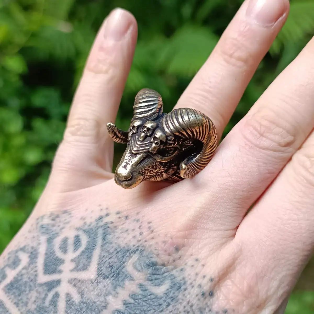 Viking ram ring