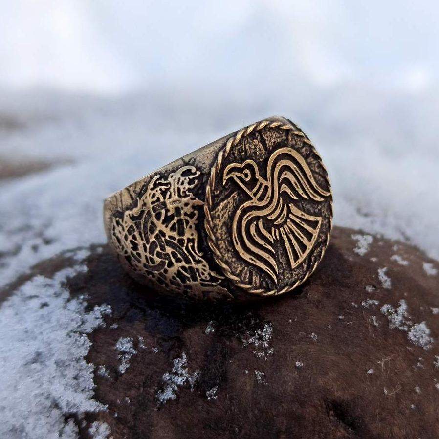 Raven banner ring