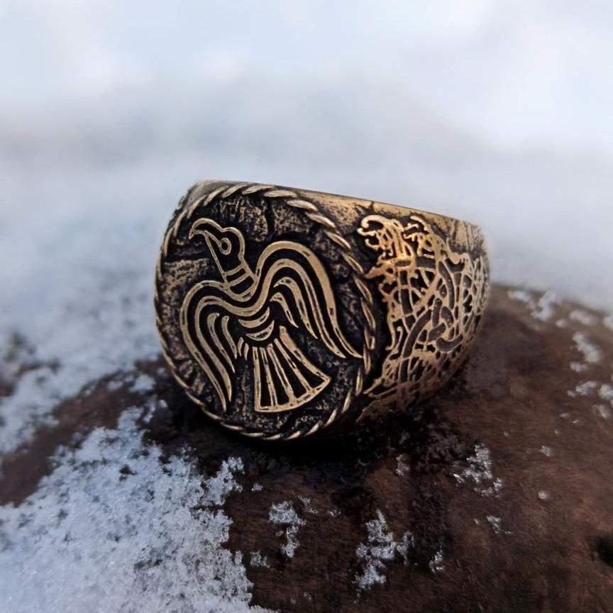 Raven banner ring