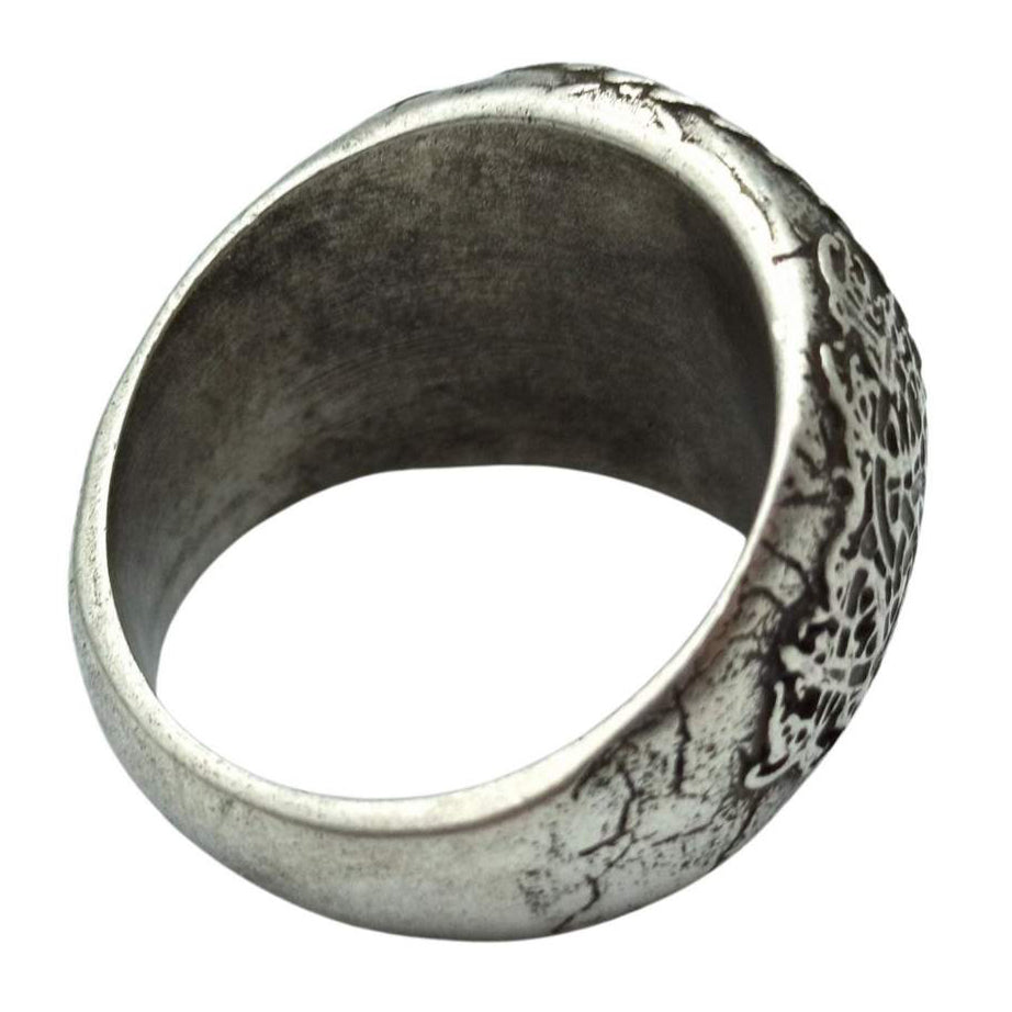 Raven banner ring