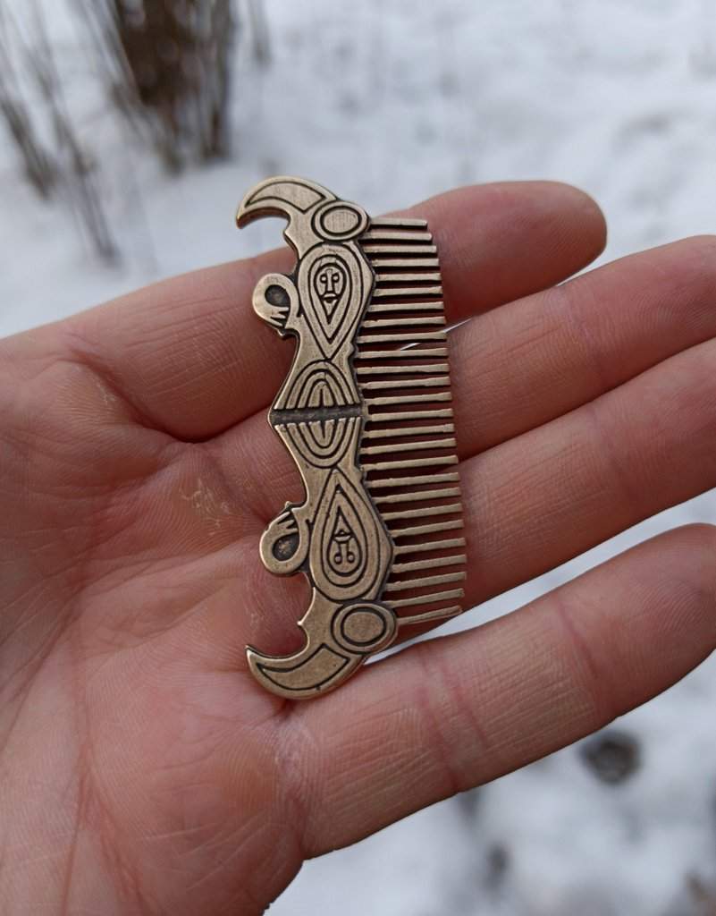Viking raven beard comb