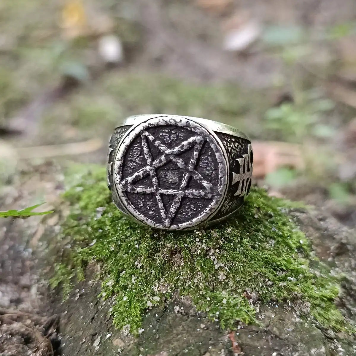Satanic pentagram ring