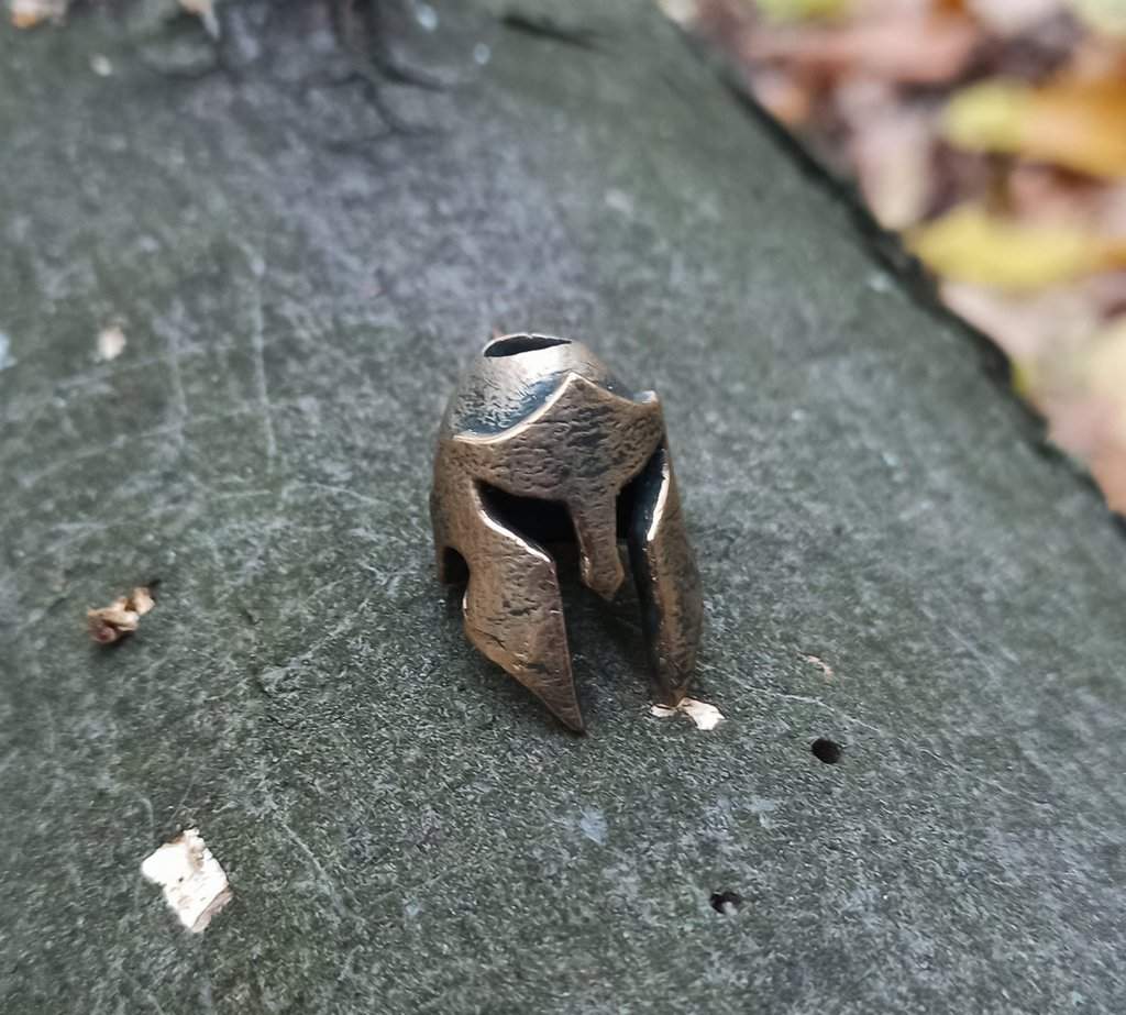 Spartan helmet paracord bead