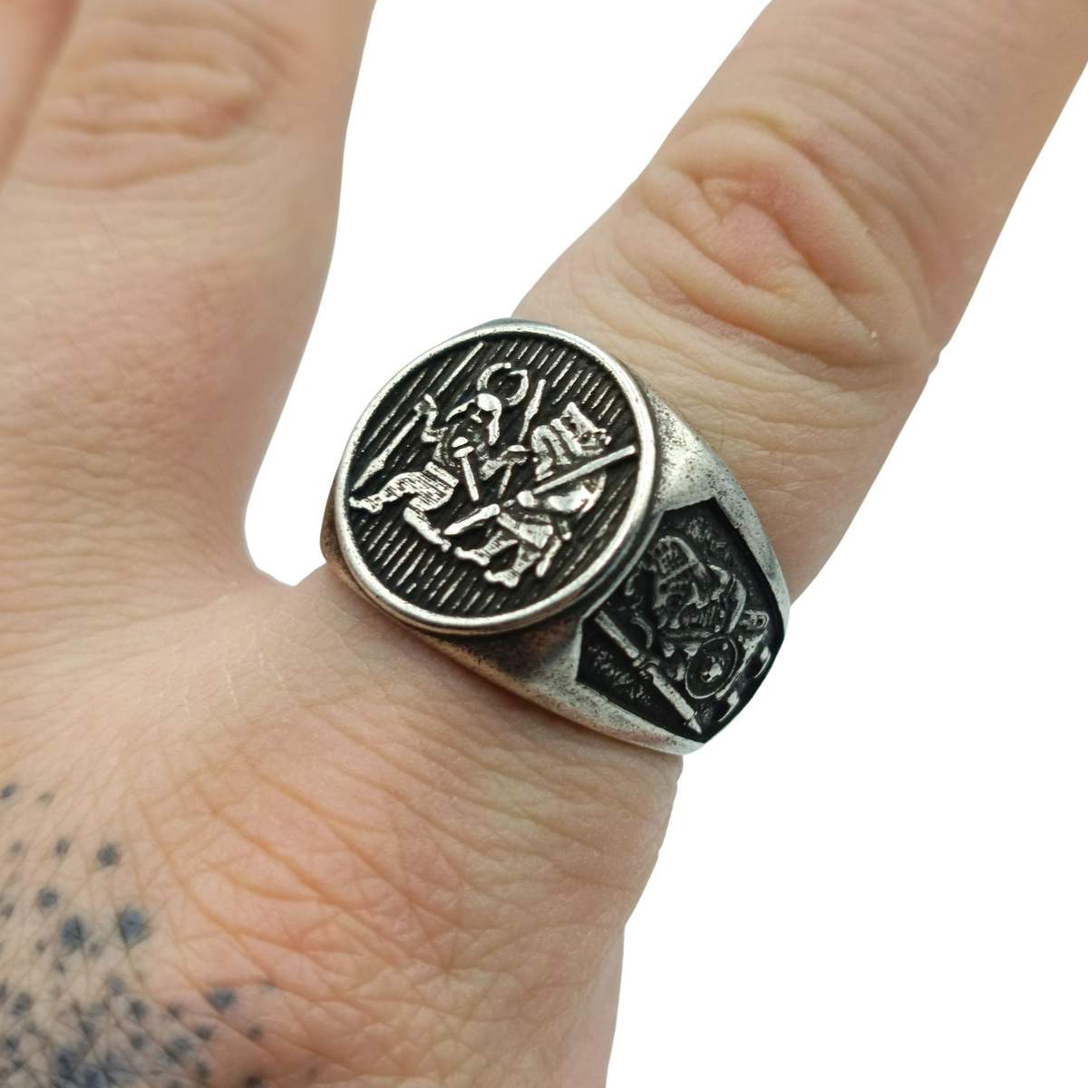 Torslunda dancer ring