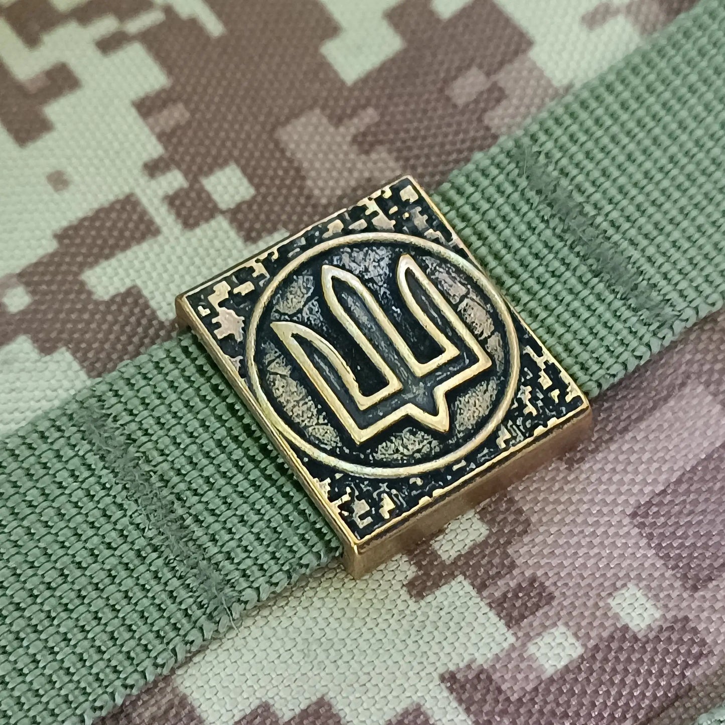 Ukrainian coat of arms molle clip