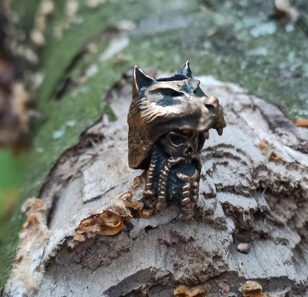 Ulfhednar skull paracord bead