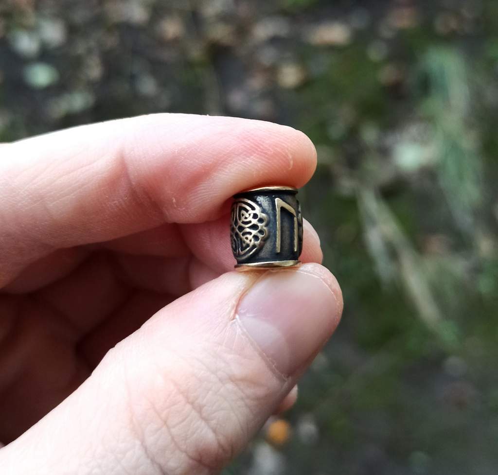 Uruz rune bead