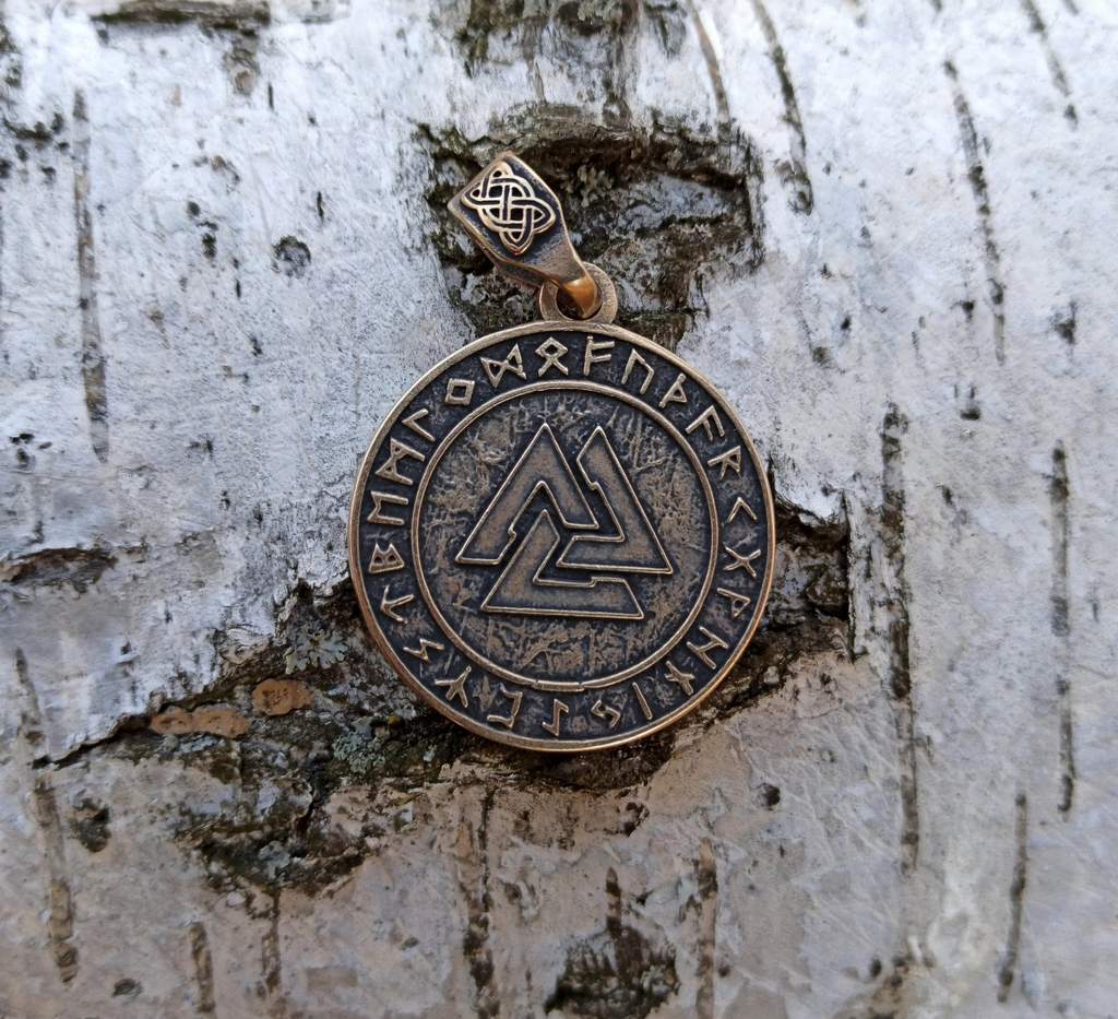 Valknut in circle of Elder Futhark runes pendant
