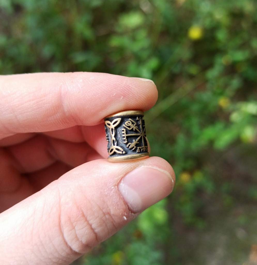 Vegvisir symbol bead