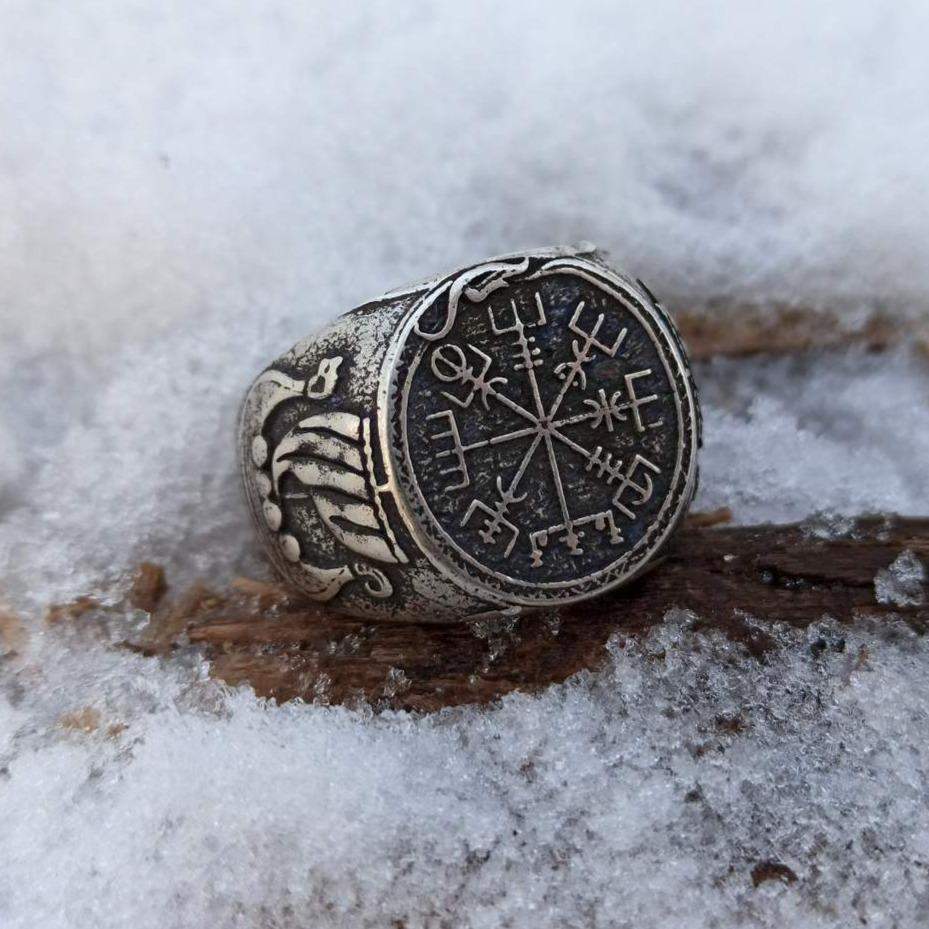 Vegvisir with Drakkar ring
