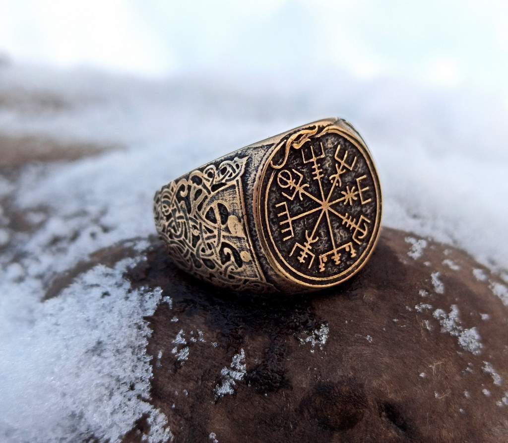 Viking compass signet ring
