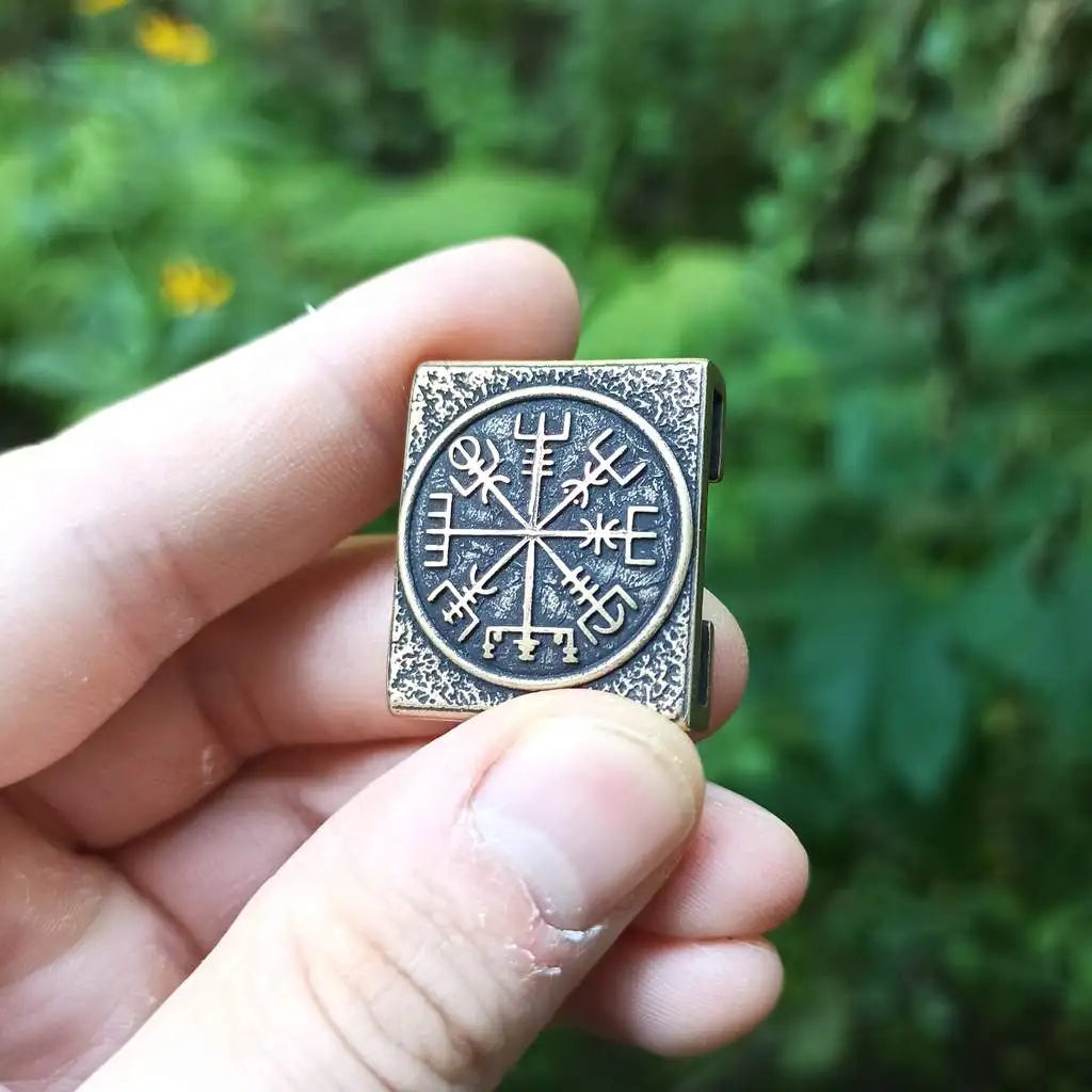 Vegvisir Molle clip