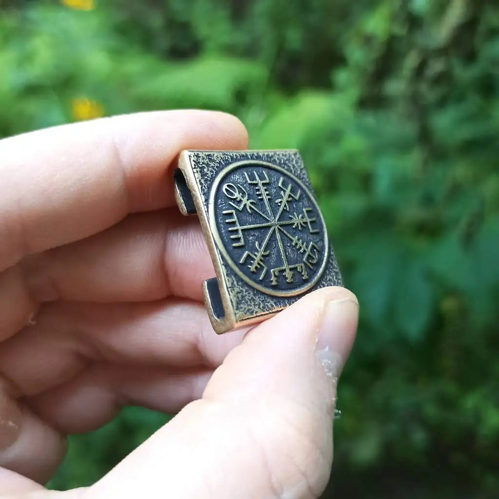 Vegvisir Molle clip