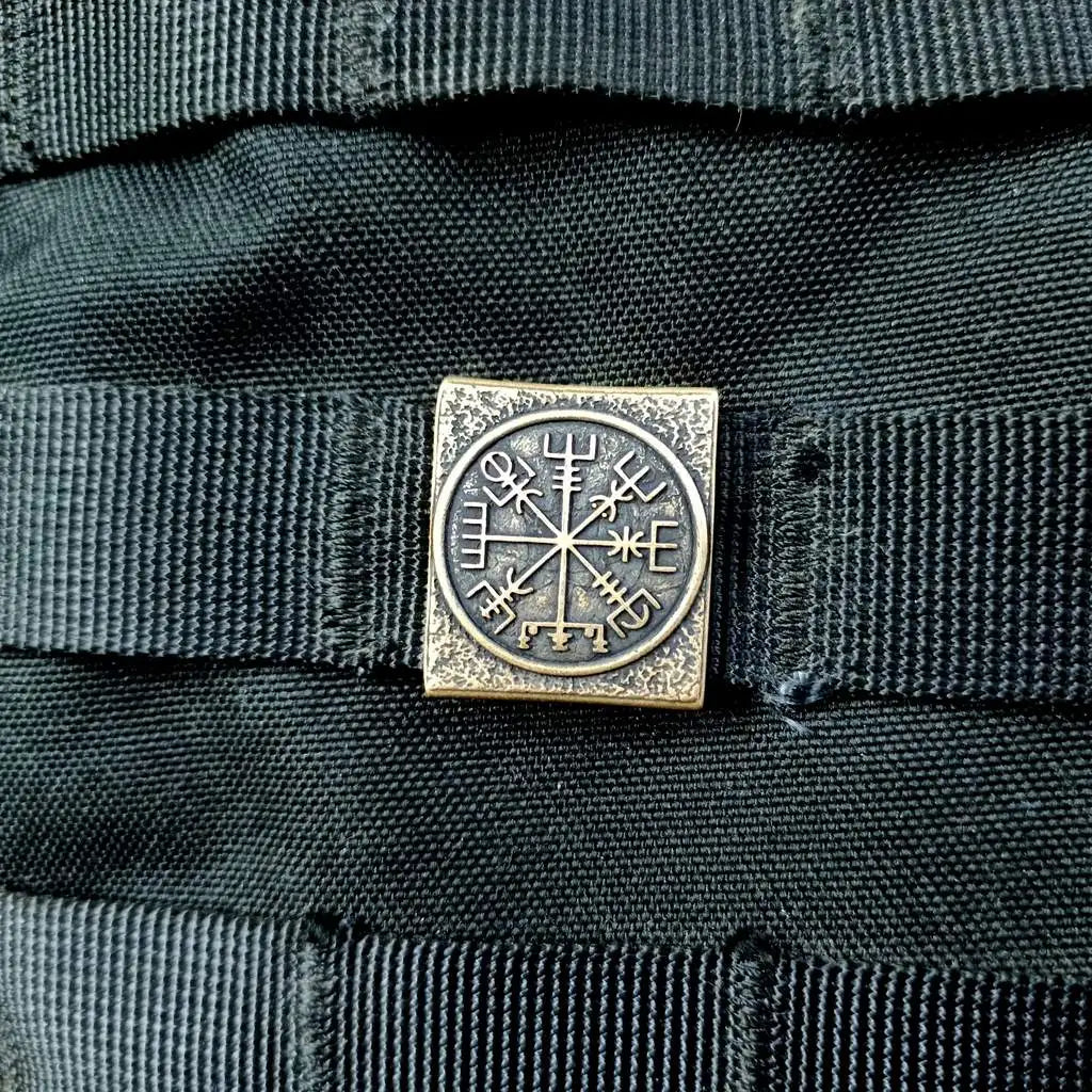 Vegvisir Molle clip