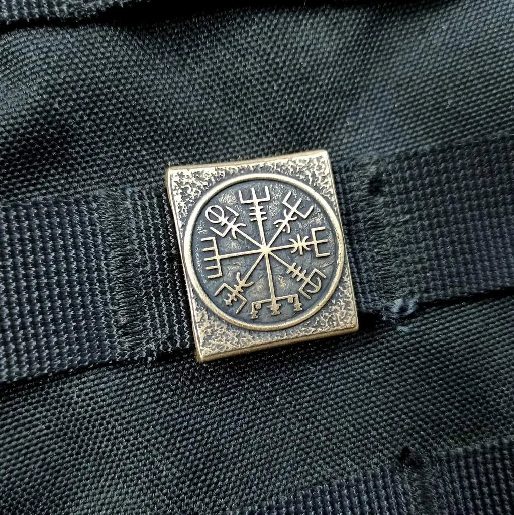 Vegvisir Molle clip