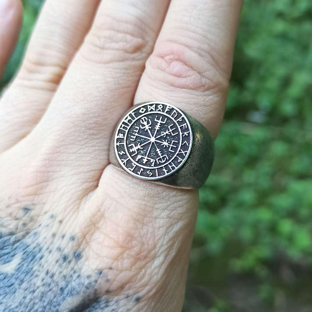 Vegvisir in Elder Futhark circle ring