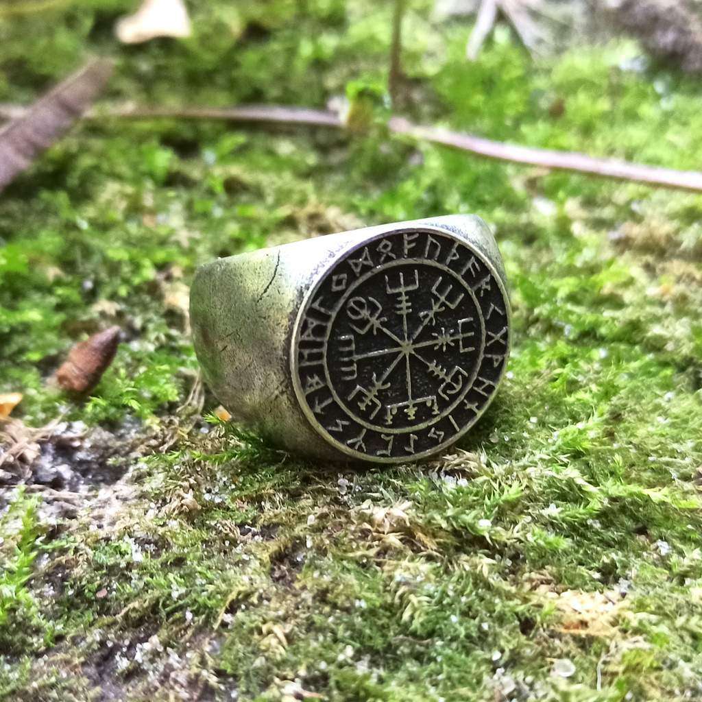 Vegvisir in Elder Futhark circle ring