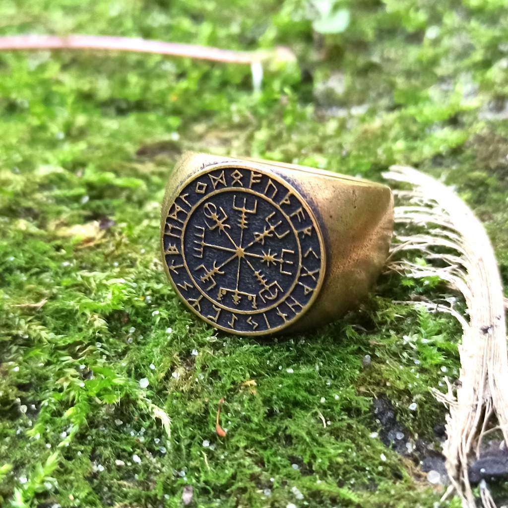 Vegvisir in Elder Futhark circle ring