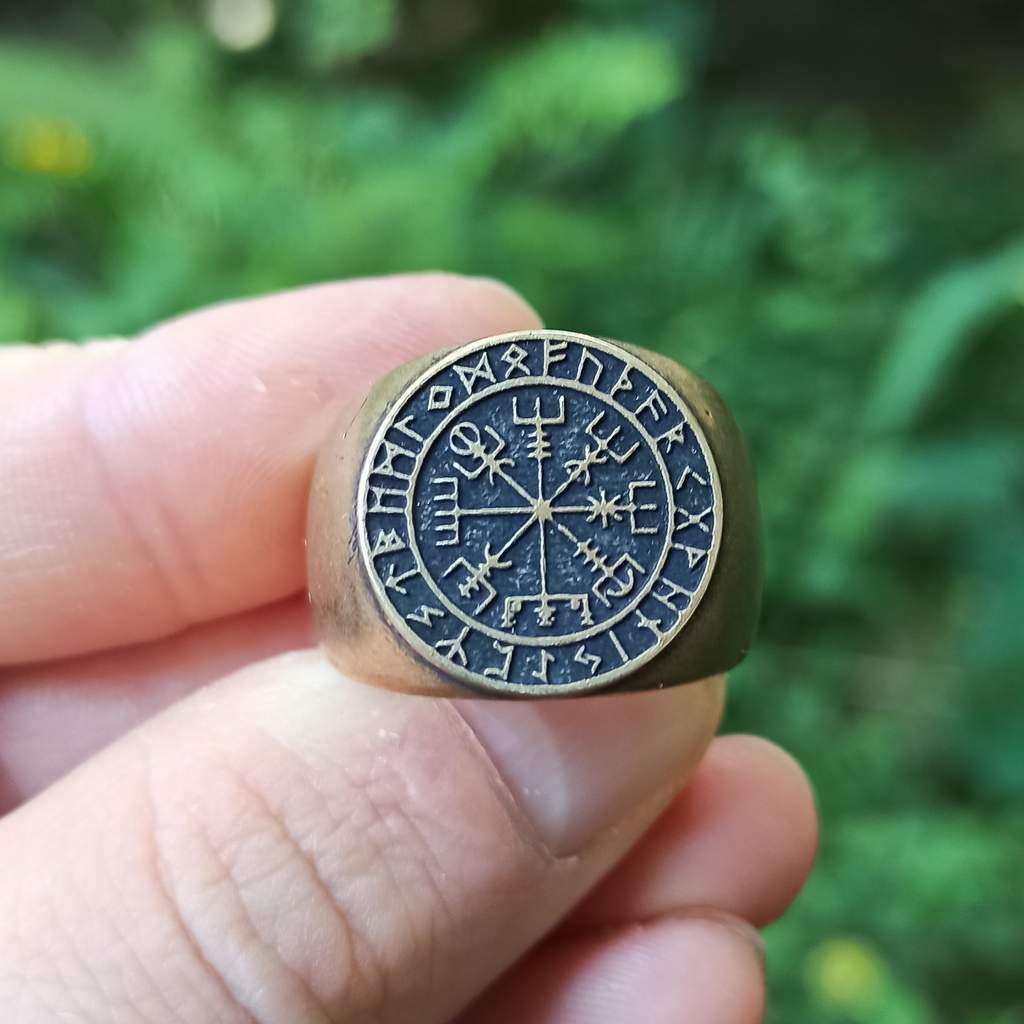 Vegvisir in Elder Futhark circle ring