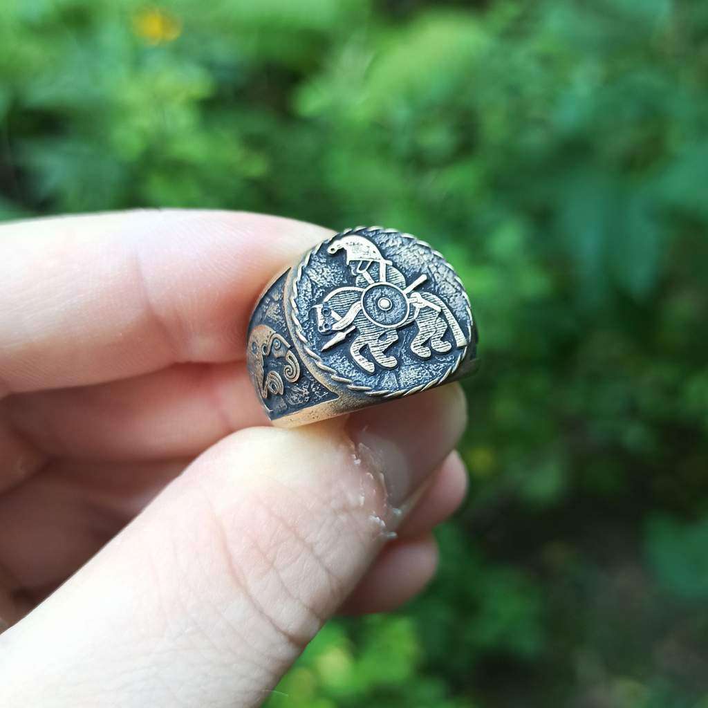 Horseman from Vendel plates signet ring