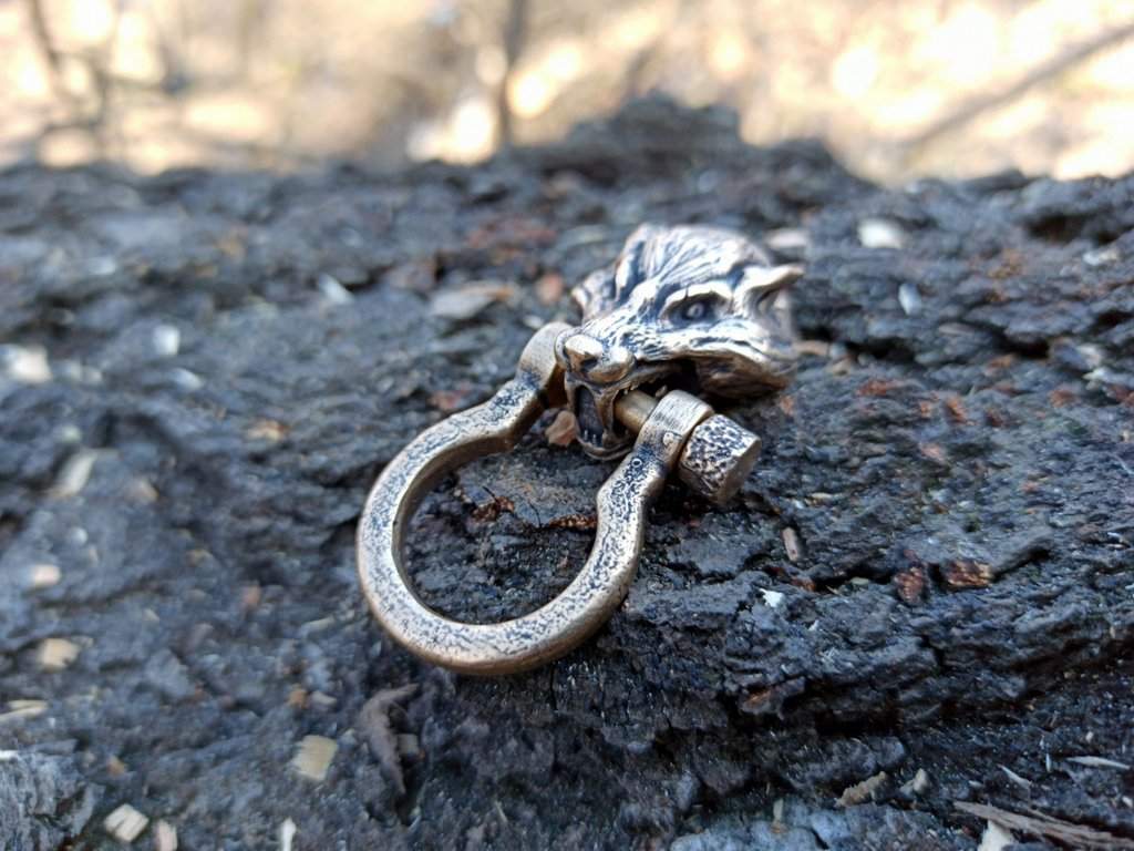 Wolf head paracord Shackle clasp for paracord bracelet