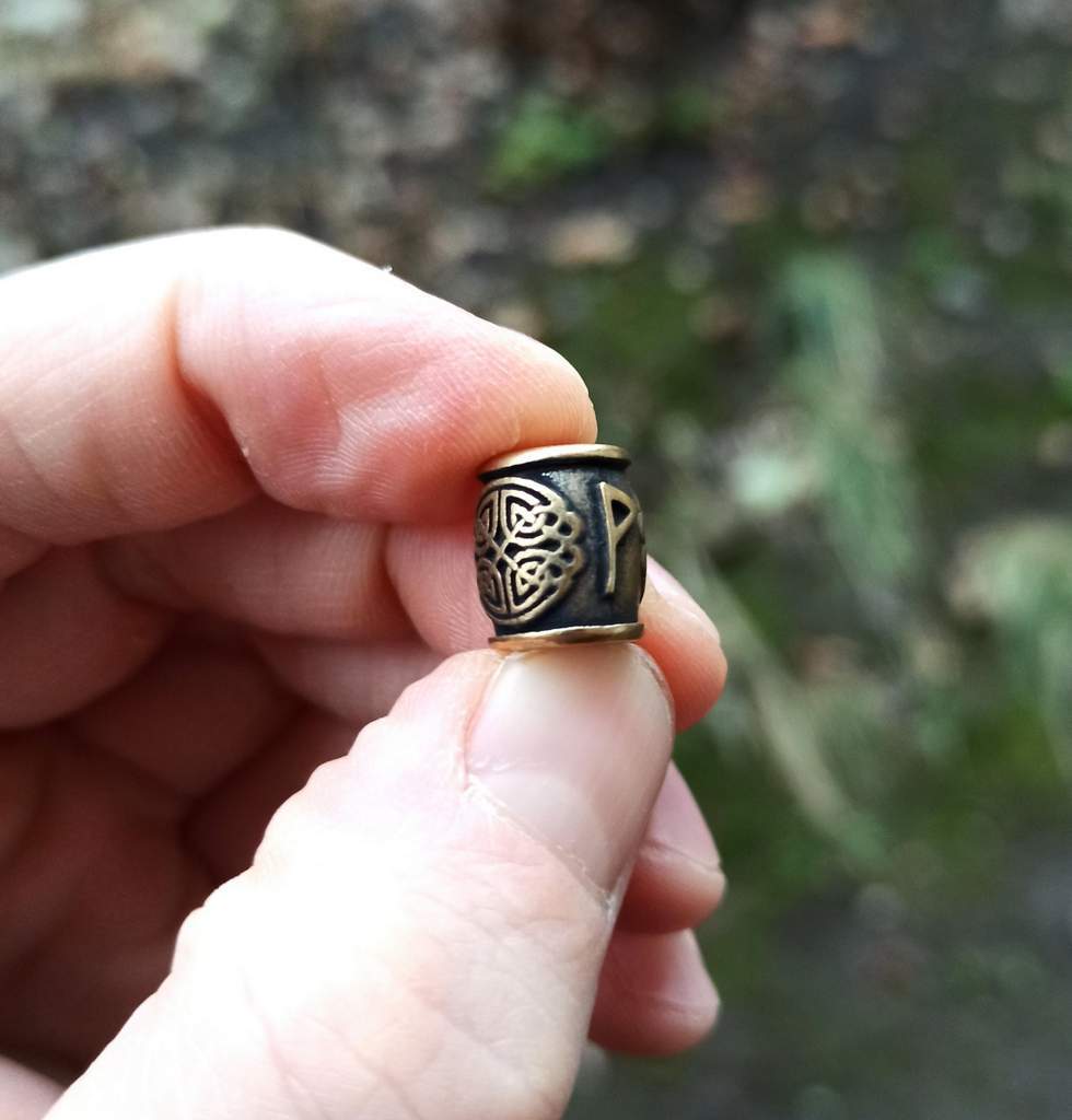 Wunjo rune bead
